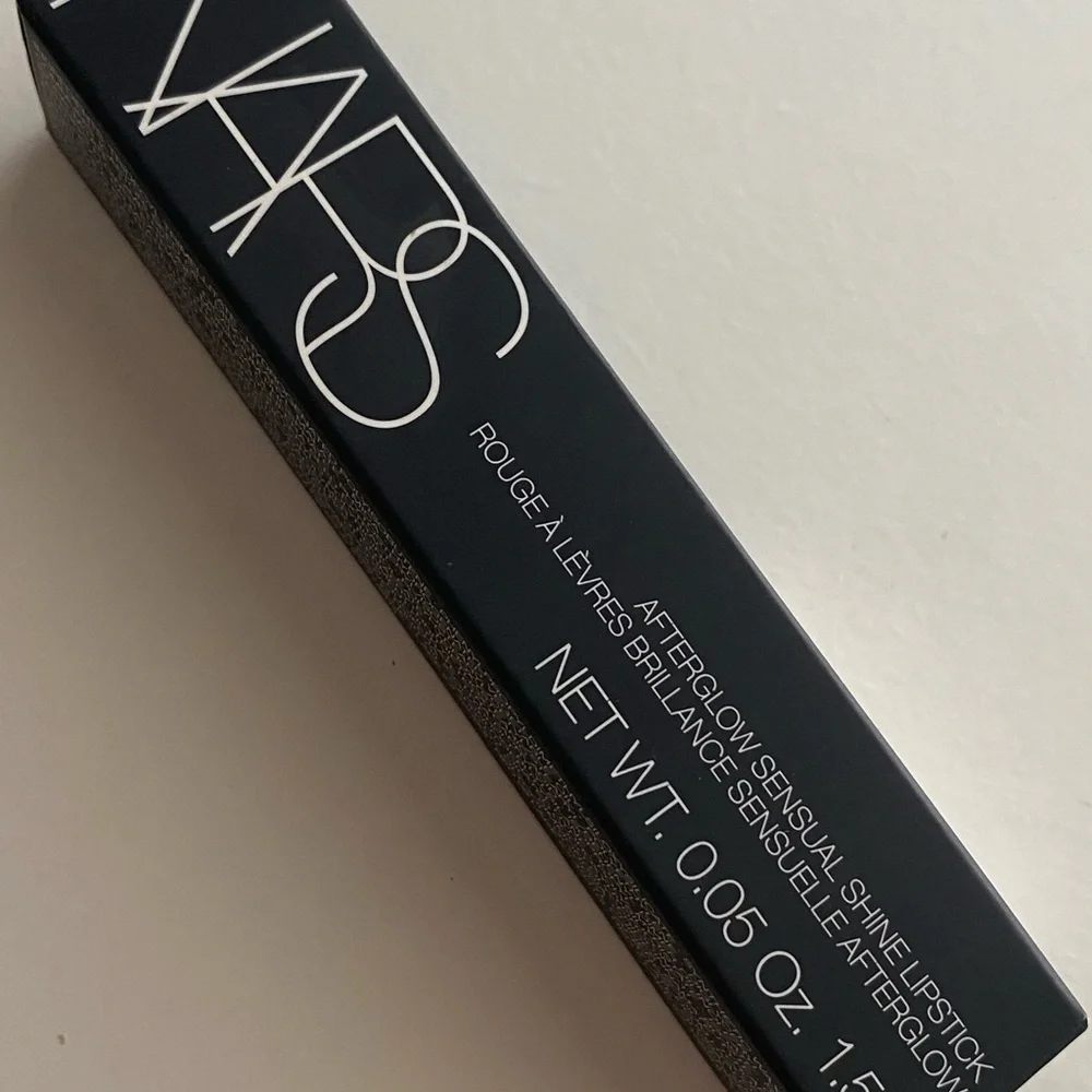 NWOT - NARS Idolized Lipstick - Red